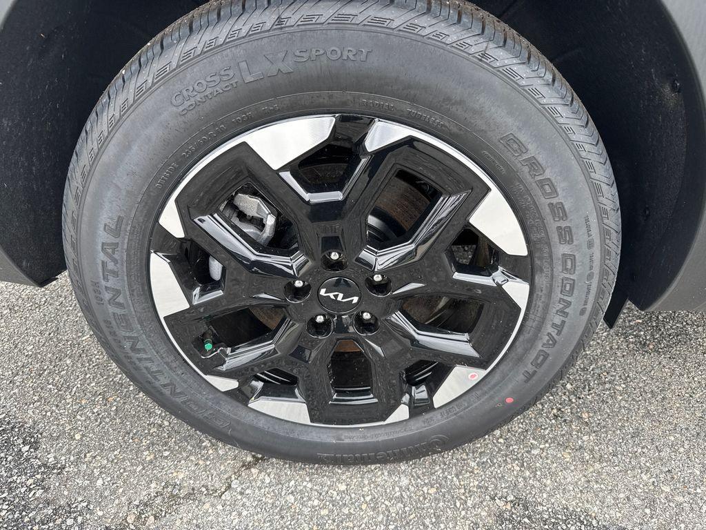 new 2025 Kia Sorento car, priced at $35,673