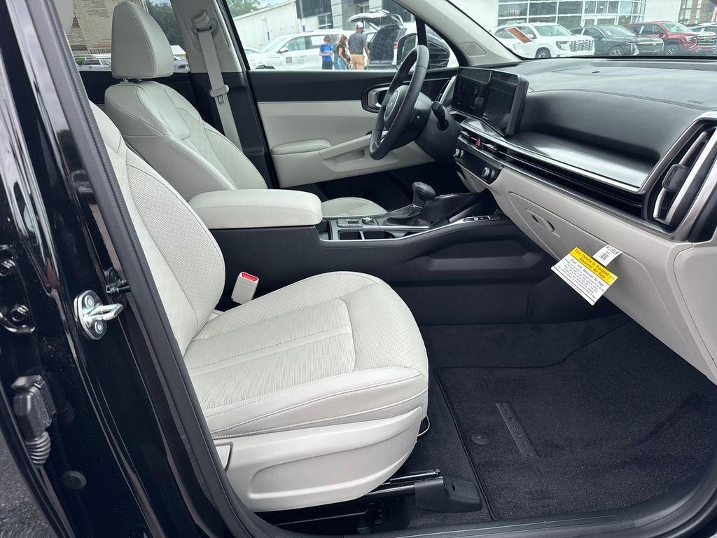 new 2025 Kia Sorento car, priced at $35,673