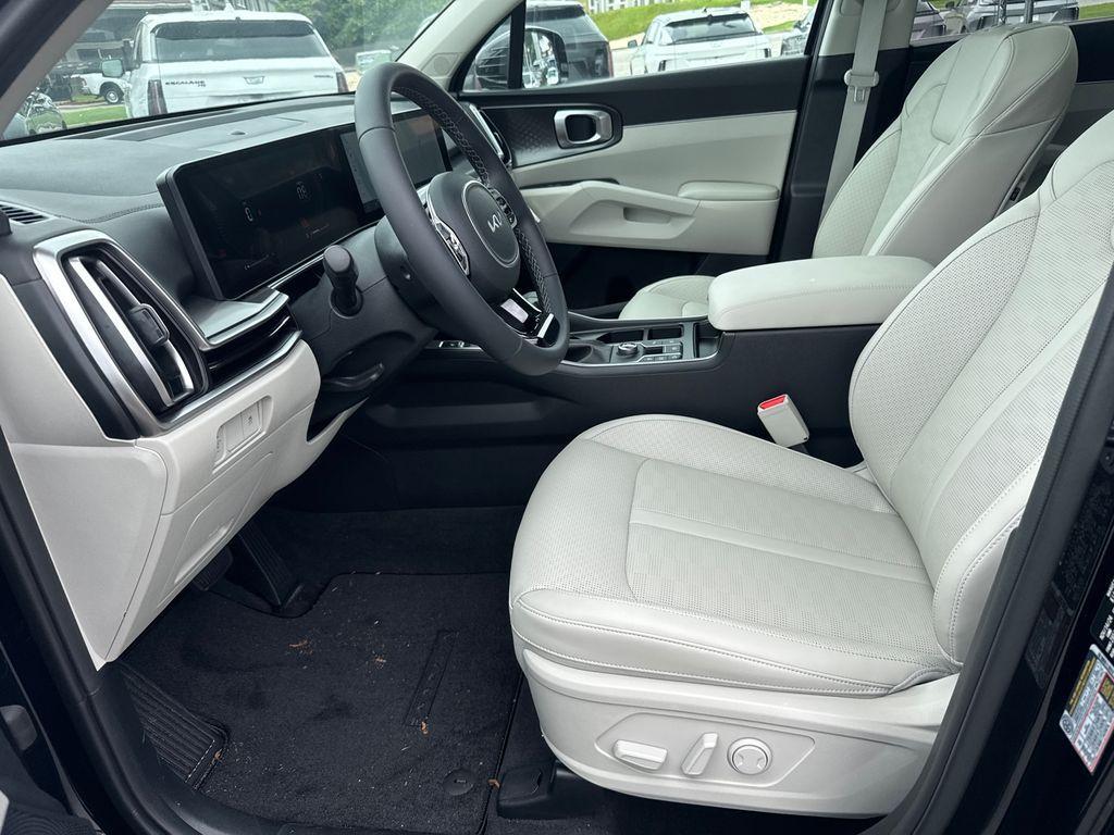 new 2025 Kia Sorento car, priced at $35,673