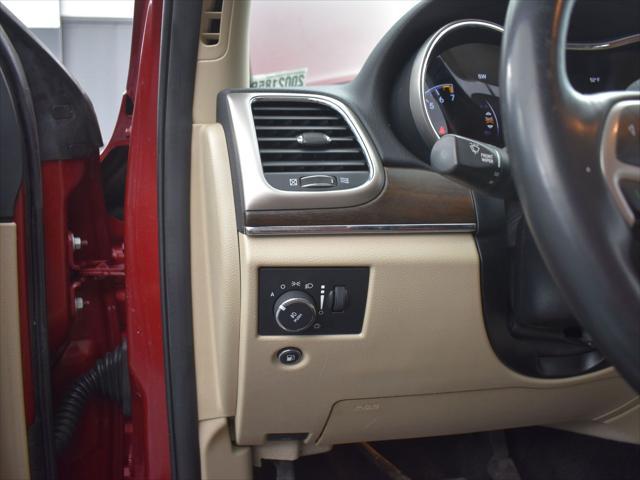 used 2015 Jeep Grand Cherokee car, priced at $17,352