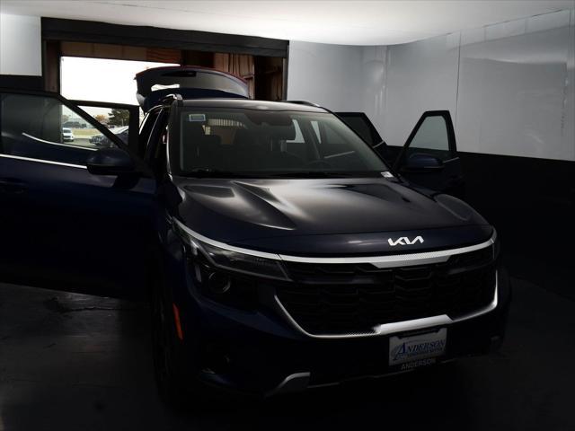 new 2024 Kia Seltos car, priced at $28,000