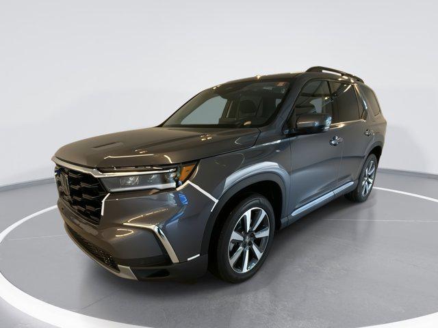 new 2025 Honda Pilot car, priced at $50,995