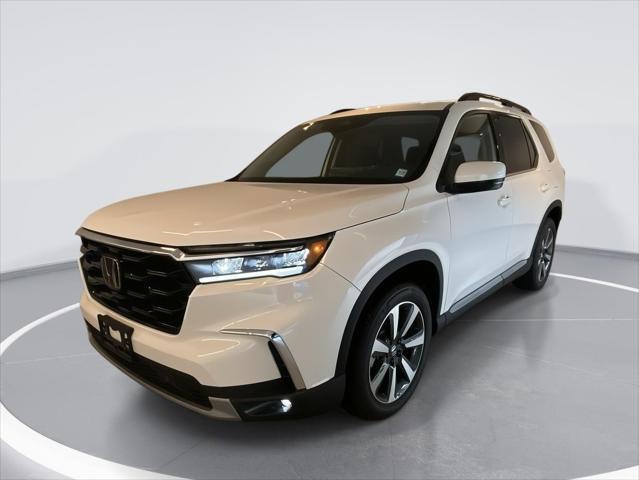 new 2025 Honda Pilot car, priced at $51,450