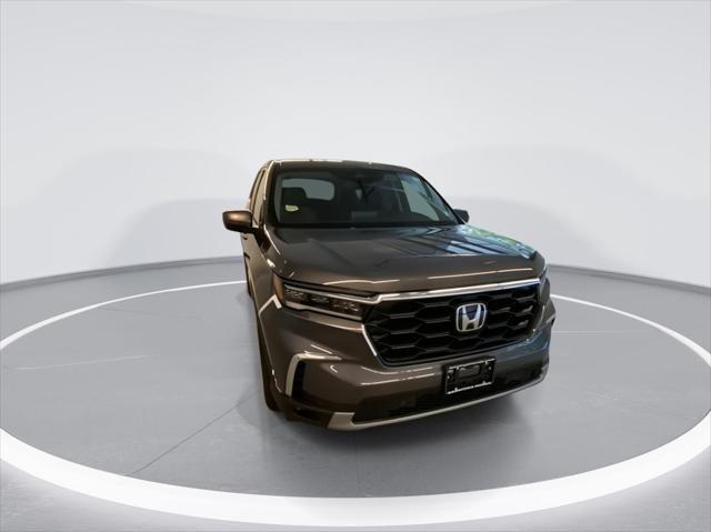 new 2025 Honda Pilot car, priced at $47,725