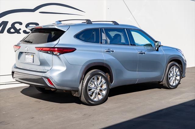 used 2020 Toyota Highlander car, priced at $34,498