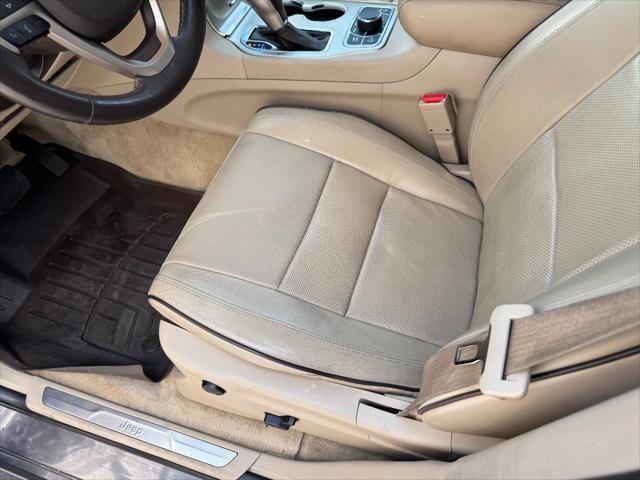 used 2017 Jeep Grand Cherokee car, priced at $15,555