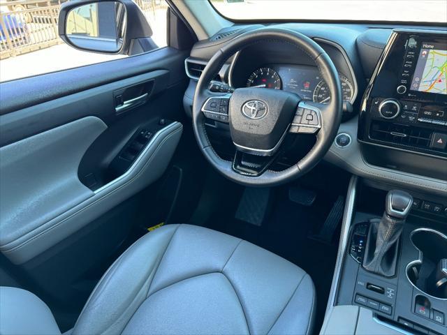 used 2021 Toyota Highlander car, priced at $34,998