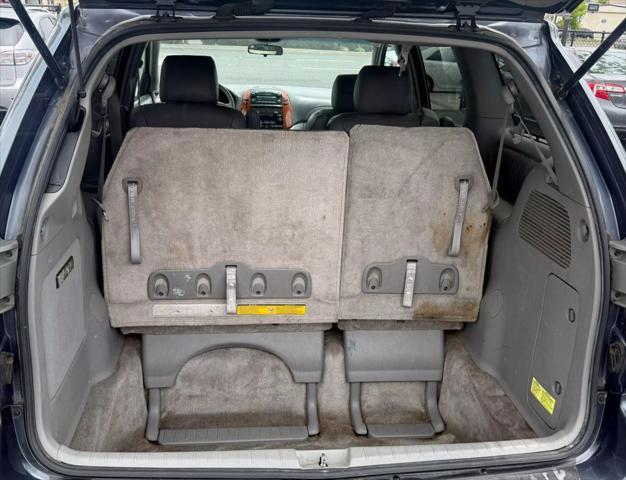 used 2006 Toyota Sienna car, priced at $9,995