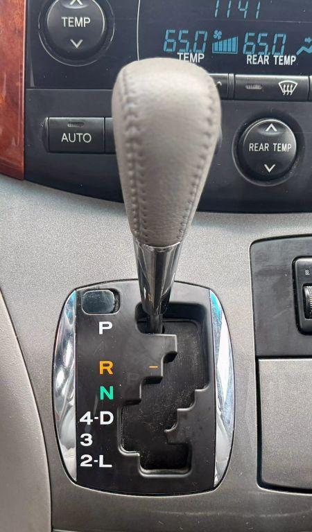 used 2006 Toyota Sienna car, priced at $9,995