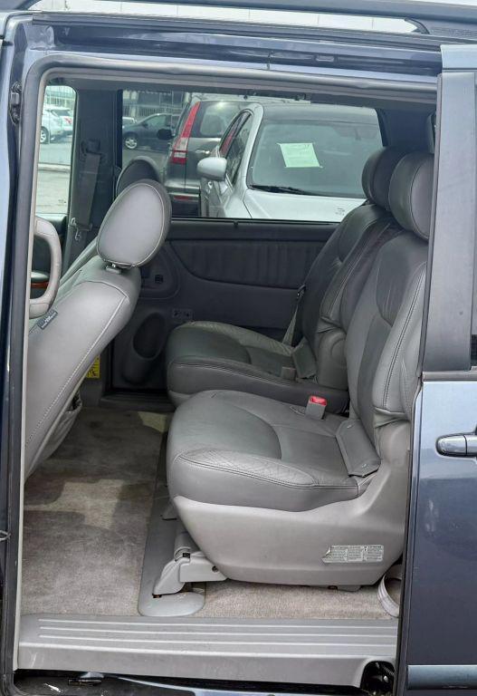 used 2006 Toyota Sienna car, priced at $9,995