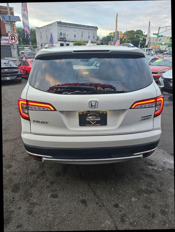 used 2022 Honda Pilot car, priced at $25,015