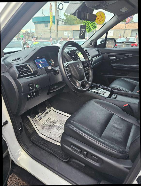 used 2022 Honda Pilot car, priced at $25,015
