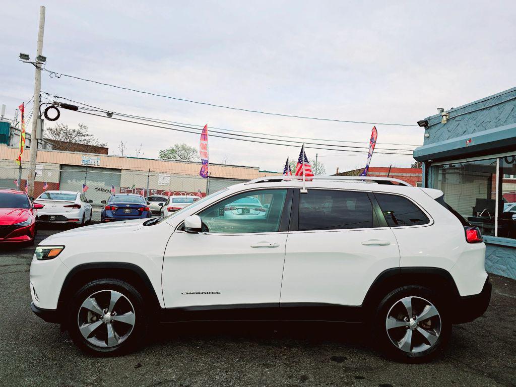 used 2019 Jeep Cherokee car, priced at $18,995