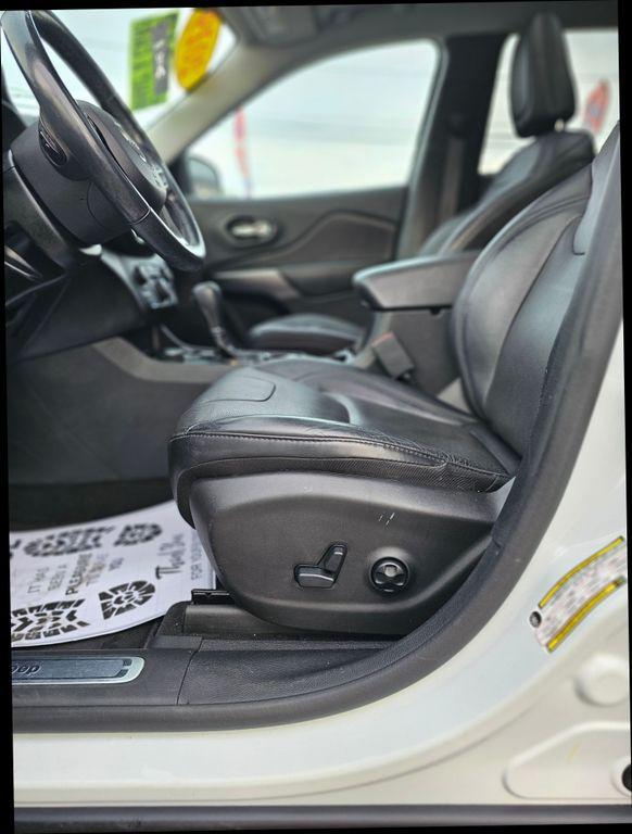 used 2019 Jeep Cherokee car, priced at $18,995