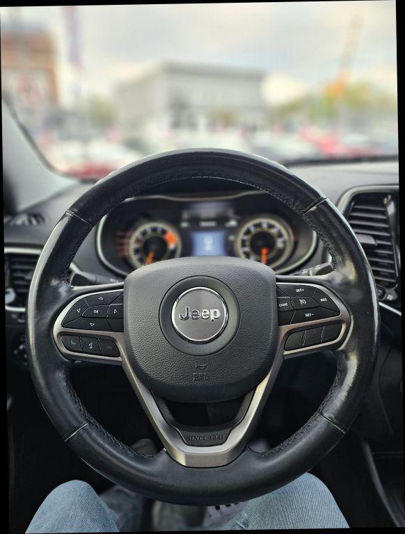used 2019 Jeep Cherokee car, priced at $18,995