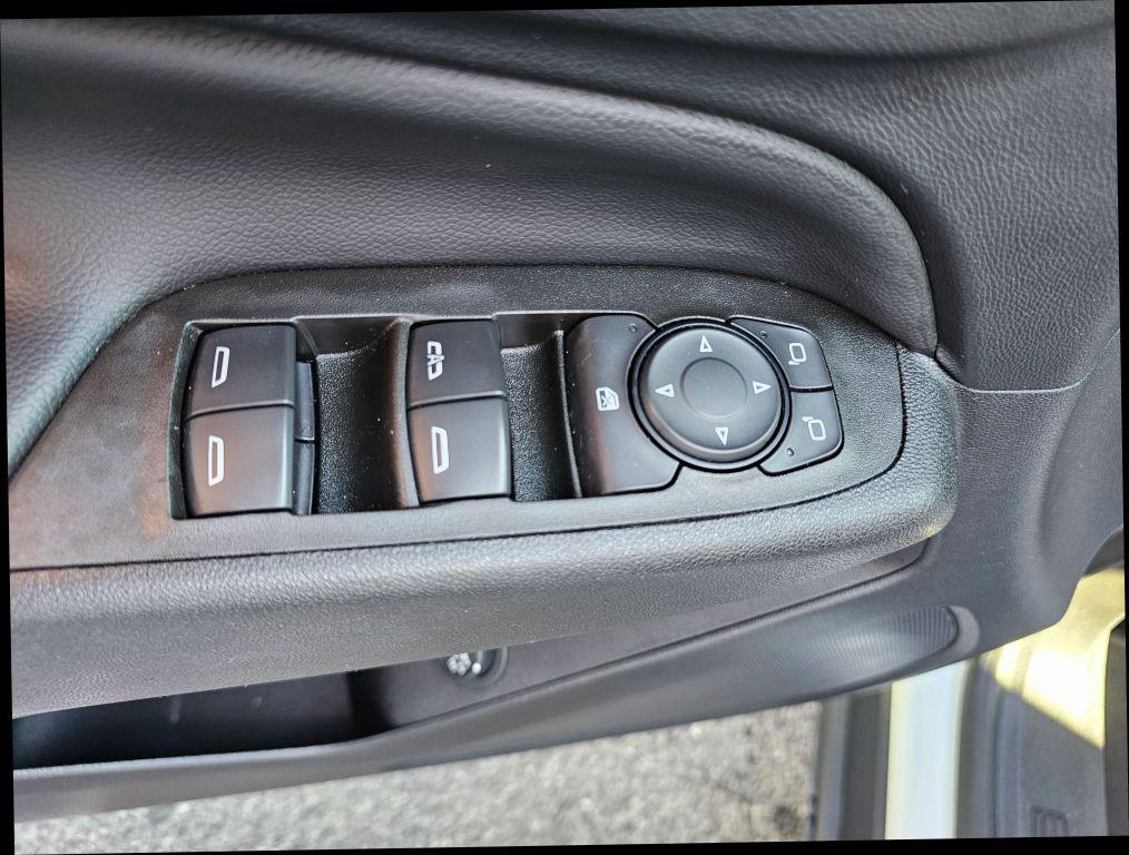 used 2020 Chevrolet Equinox car, priced at $15,041