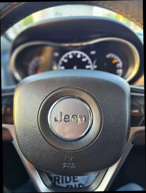 used 2019 Jeep Grand Cherokee car, priced at $18,015