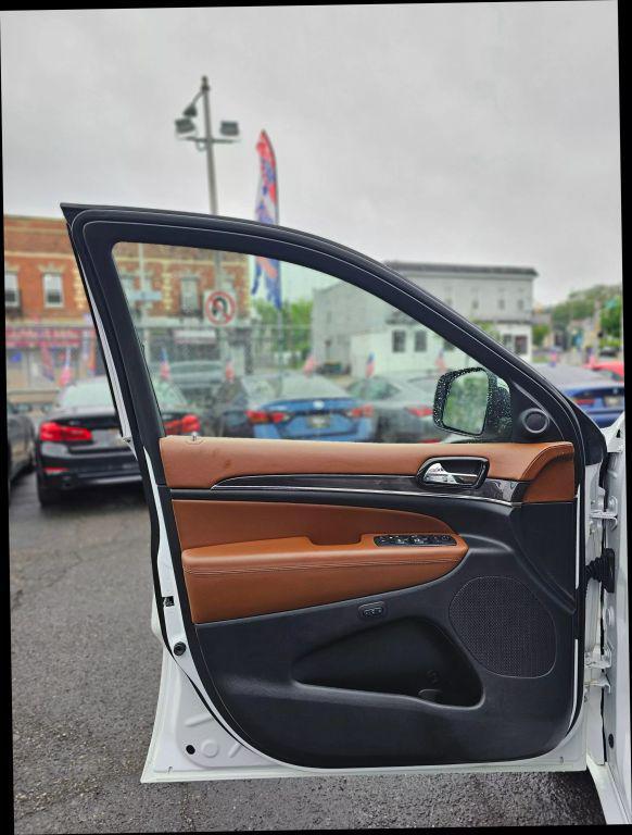 used 2021 Jeep Grand Cherokee car, priced at $22,296