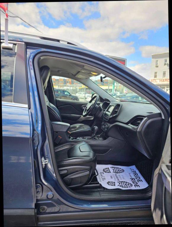 used 2020 Jeep Cherokee car, priced at $16,022