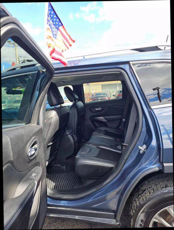 used 2020 Jeep Cherokee car, priced at $16,022