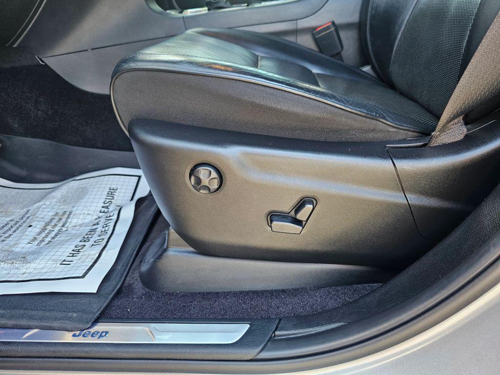used 2019 Jeep Grand Cherokee car, priced at $17,044