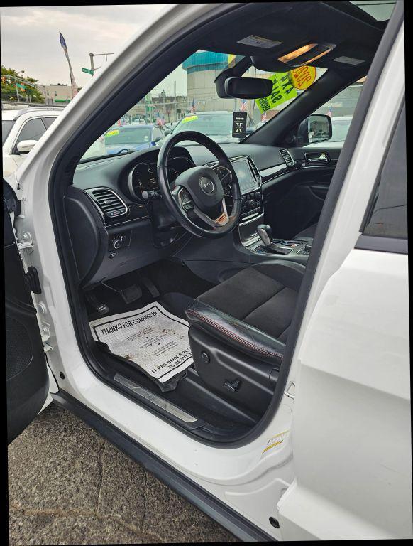 used 2020 Jeep Grand Cherokee car, priced at $16,305