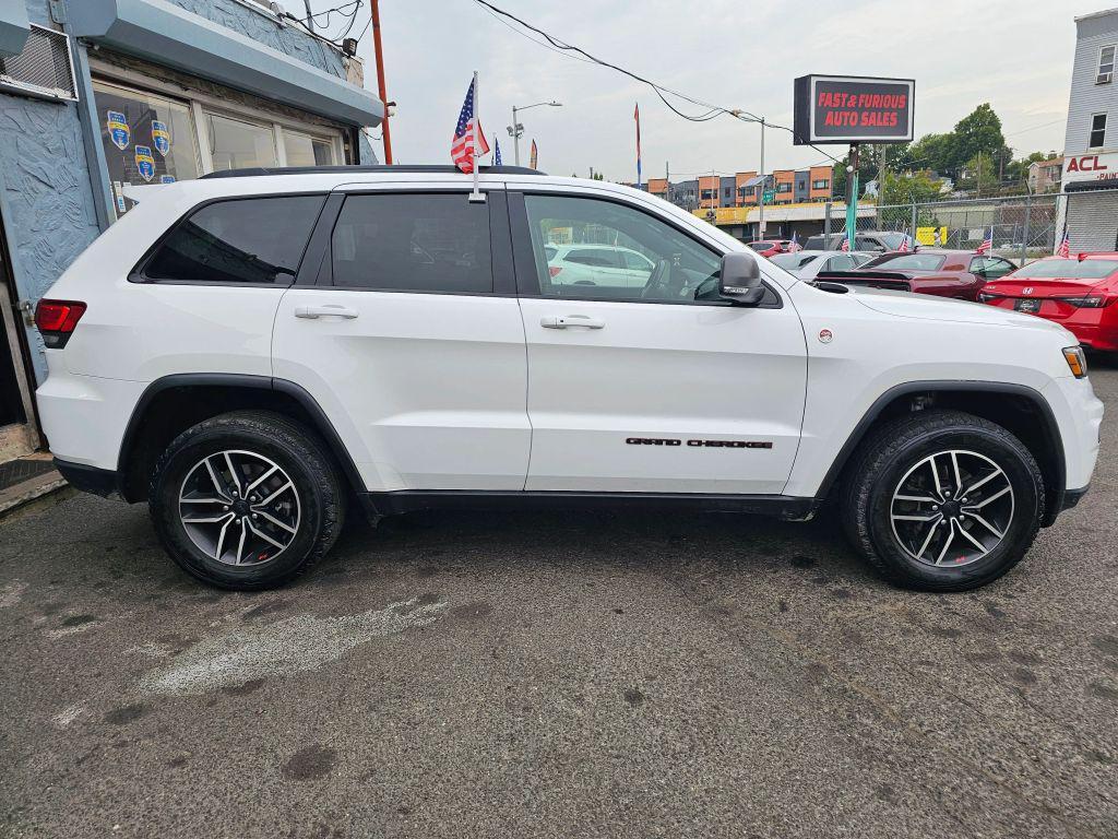 used 2020 Jeep Grand Cherokee car, priced at $16,305