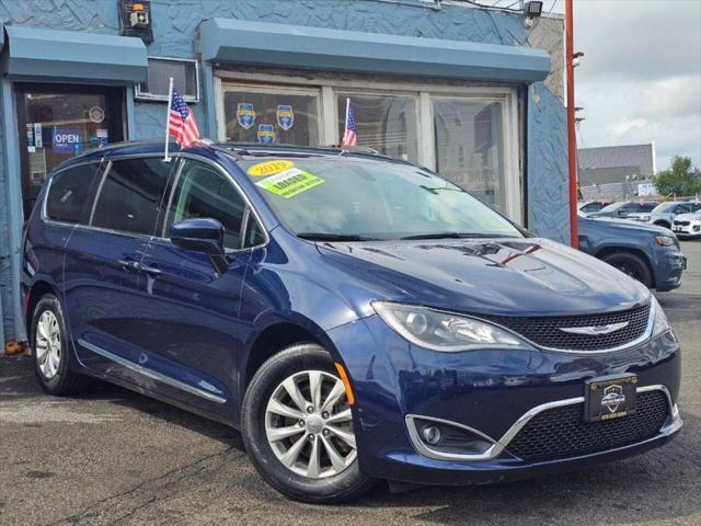 used 2019 Chrysler Pacifica car, priced at $17,073