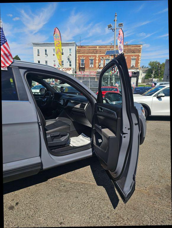 used 2021 Volkswagen Atlas Cross Sport car, priced at $16,999