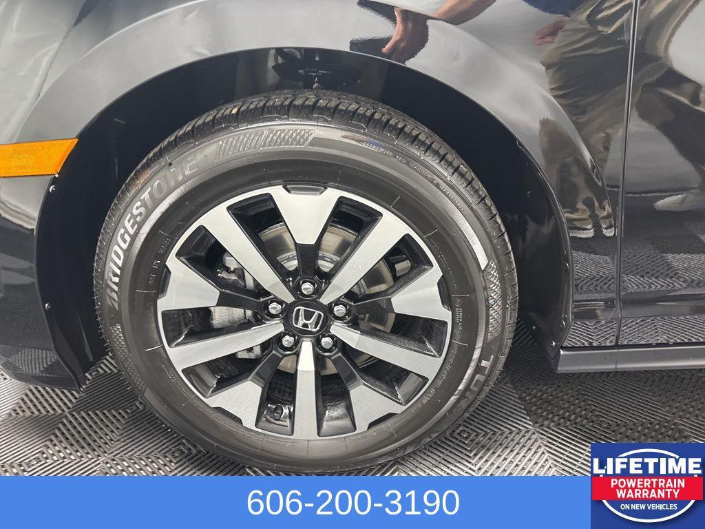 new 2026 Honda Odyssey car, priced at $42,885