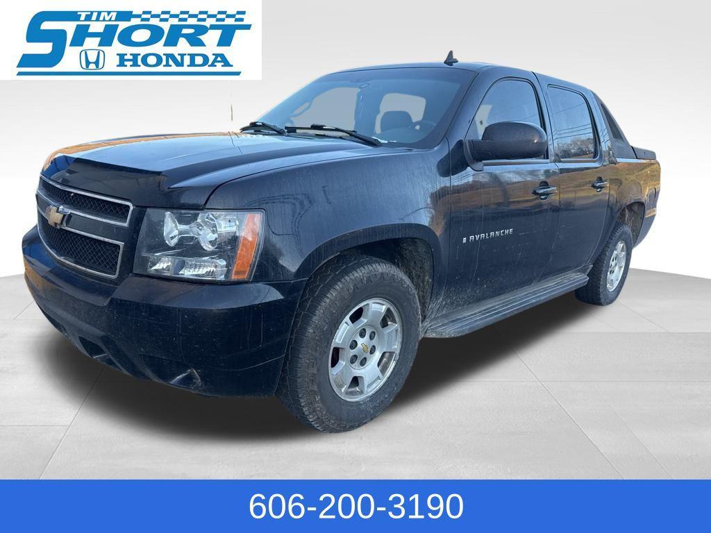 used 2007 Chevrolet Avalanche car, priced at $7,800
