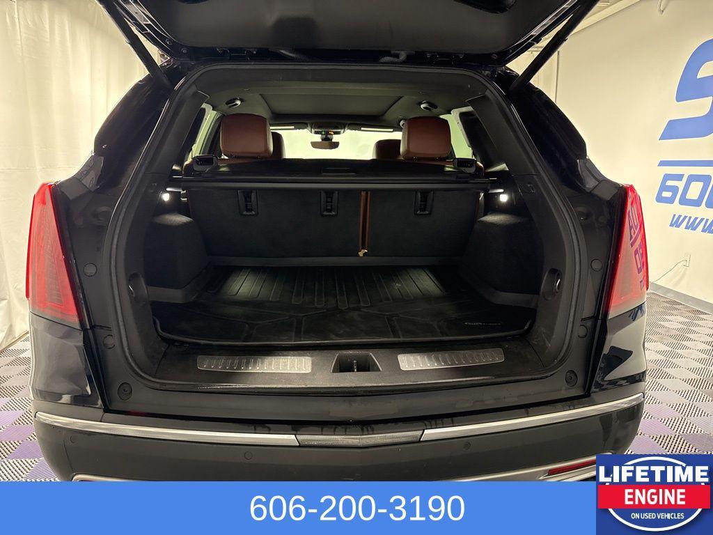 used 2022 Cadillac XT5 car, priced at $32,000