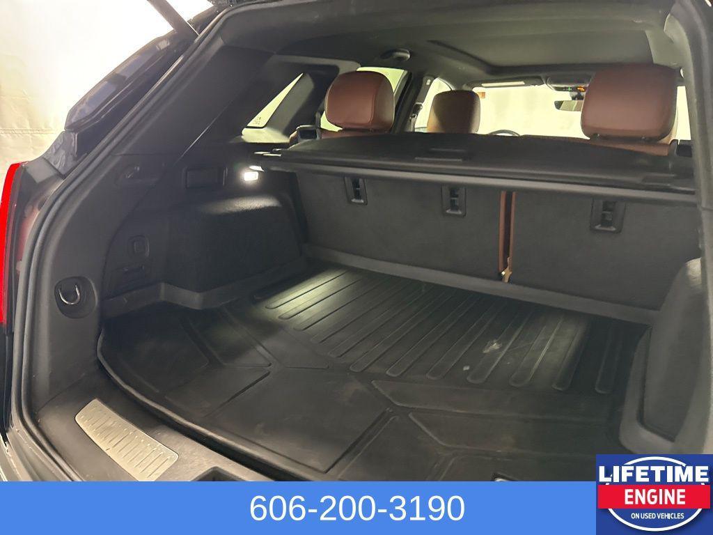 used 2022 Cadillac XT5 car, priced at $32,000