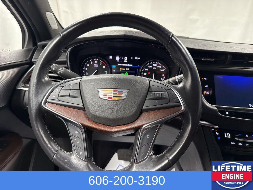 used 2022 Cadillac XT5 car, priced at $32,000