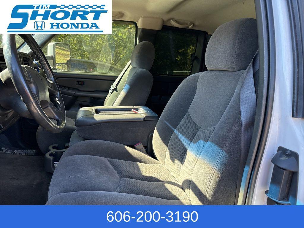 used 2005 Chevrolet Silverado 2500 car, priced at $7,400