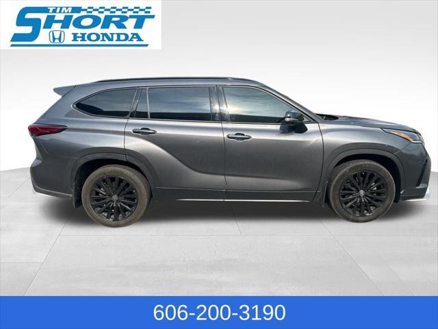 used 2023 Toyota Highlander car, priced at $39,700