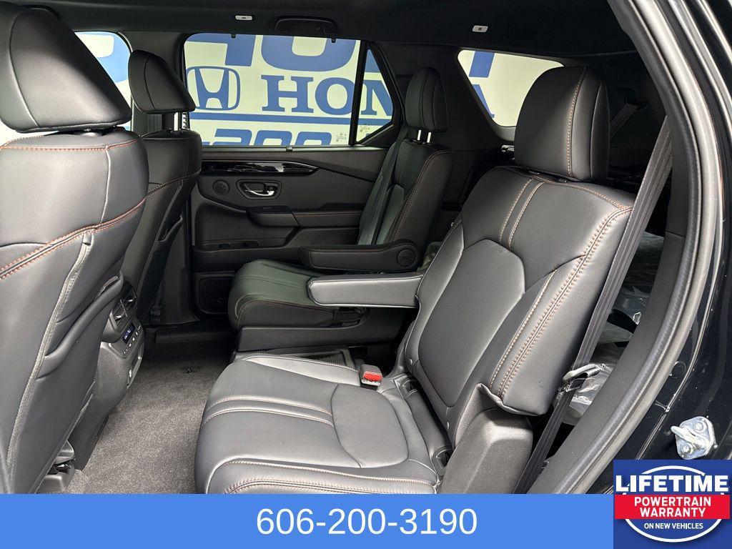 new 2025 Honda Pilot car, priced at $51,330