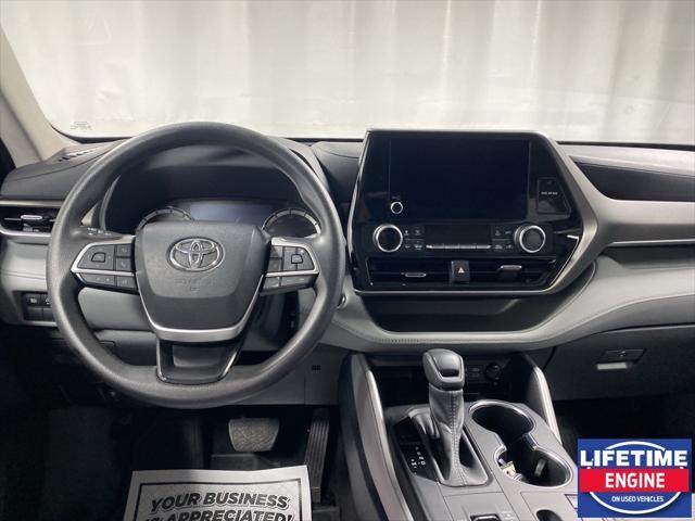 used 2023 Toyota Highlander car, priced at $31,900