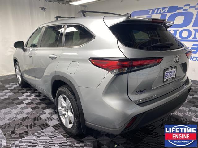 used 2023 Toyota Highlander car, priced at $31,900