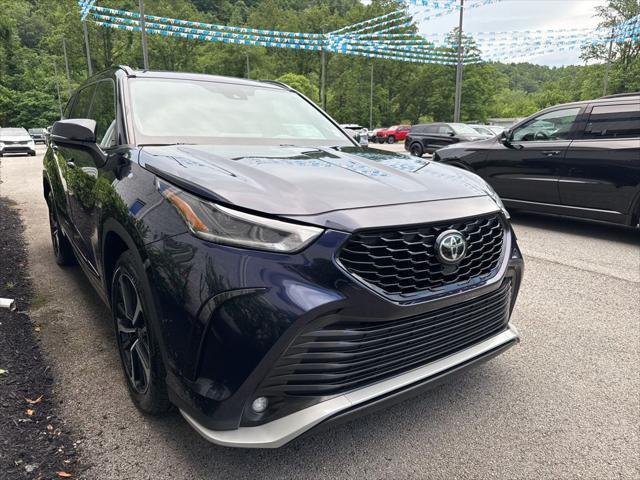 used 2021 Toyota Highlander car, priced at $31,000