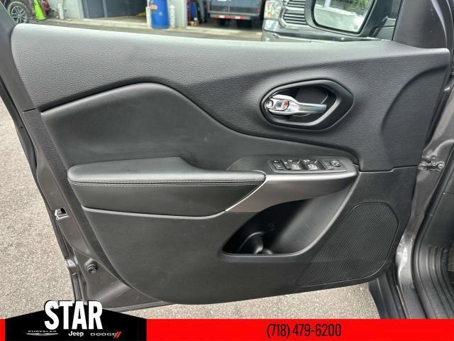 used 2021 Jeep Cherokee car