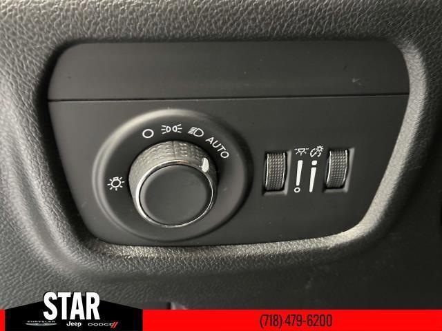 new 2024 Jeep Grand Cherokee car, priced at $42,425