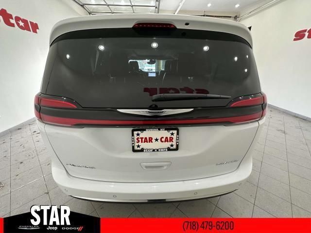 new 2023 Chrysler Pacifica car, priced at $35,888