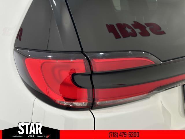 new 2023 Chrysler Pacifica car, priced at $35,888