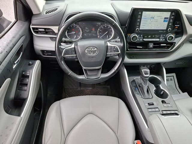 used 2022 Toyota Highlander car, priced at $37,253