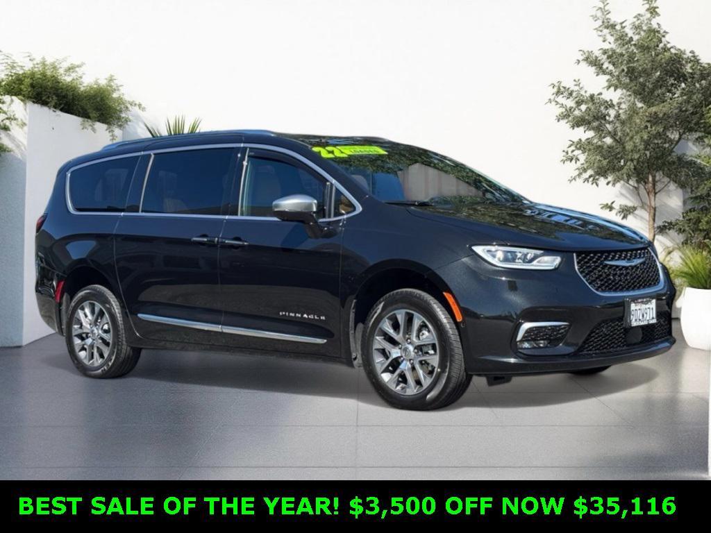 used 2022 Chrysler Pacifica car, priced at $35,116