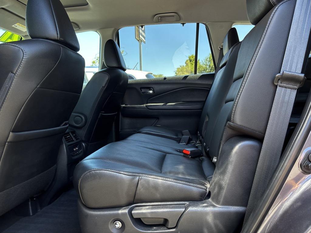 used 2021 Honda Pilot car, priced at $25,900