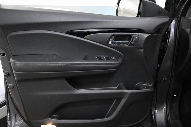 used 2022 Honda Pilot car, priced at $35,500