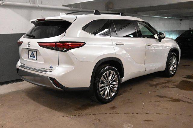 used 2023 Toyota Highlander car, priced at $44,499