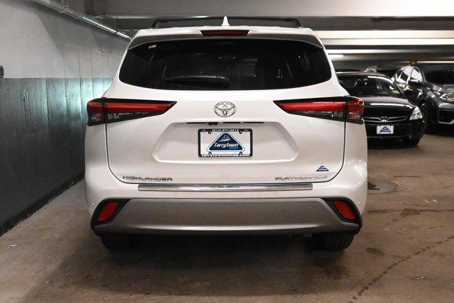 used 2023 Toyota Highlander car, priced at $44,499